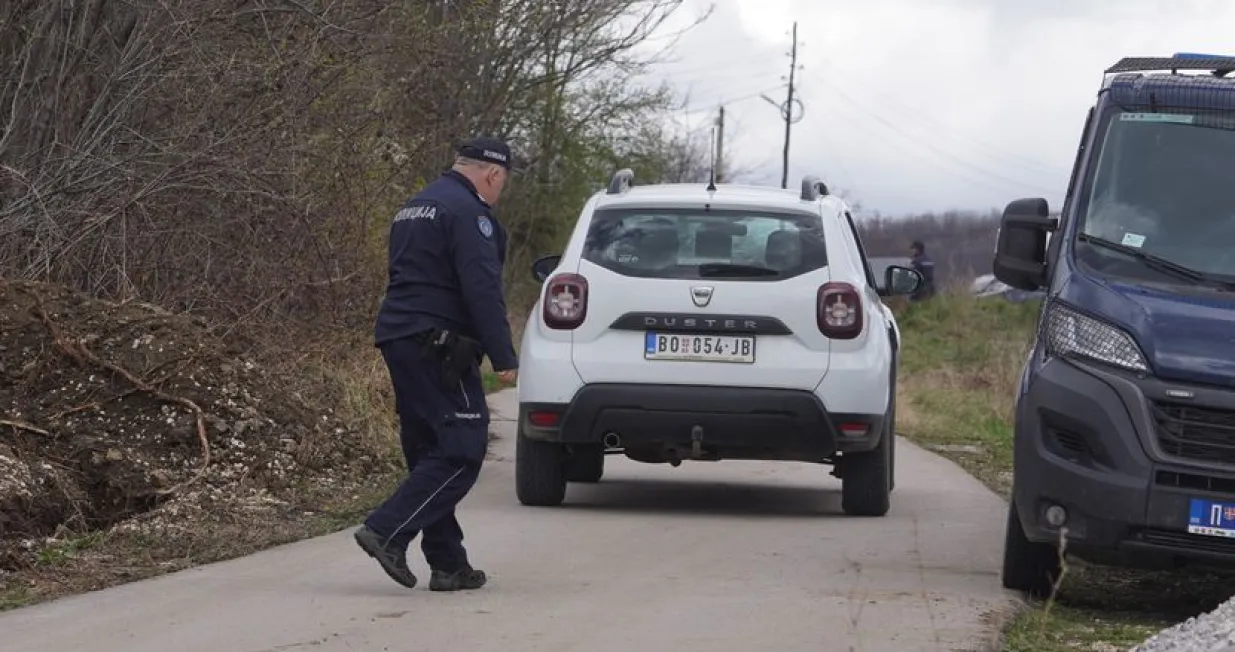 Policija blokirala prilaz kući/Telegraf.rs/