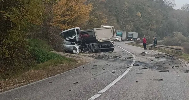 Saobraćajna nesreća na putu Prnjavor - Derventa/Viber/