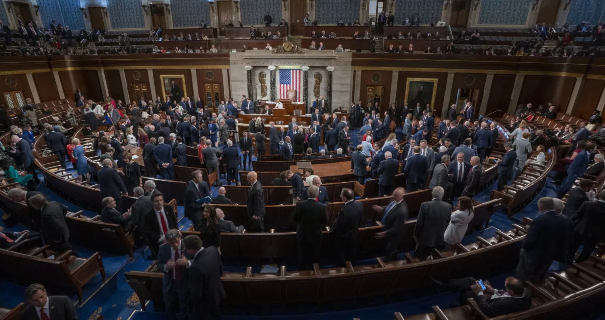 epa10387668 Members talk among themselves during first ballot vote tabulation for Speaker of the House during the opening session of the 118th Congress on the House floor in the US Capitol in Washington, DC, USA, 03 January 2023. House Republican Leader Kevin McCarthy is facing serious opposition from his own Republican caucus putting his bid for Speaker of the House in jeopardy. EPA/SHAWN THEW/Shawn Thew