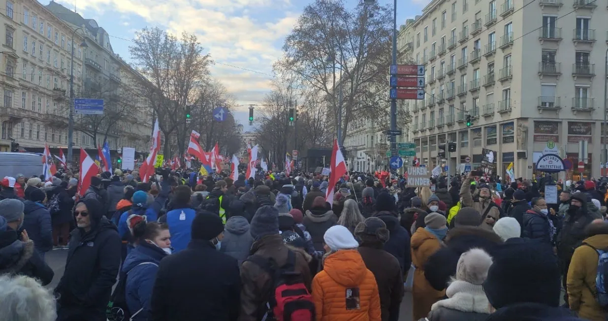 Protesti u Beču/Twitter