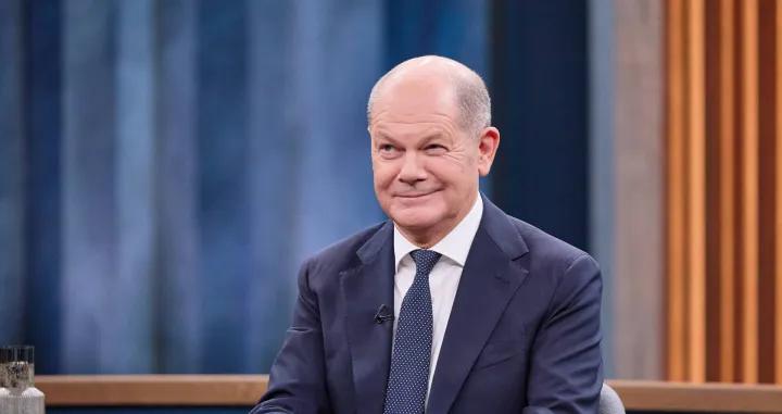 Berlin, Deutschland, 10.11.2024: Studio Berlin in Adlershof: TV-Sendung Caren Miosga: Bundeskanzler Olaf Scholz SPD ist als einziger Gast in der ARD-Talkshow zum Interview, um ?ber das Ampel-Aus und die n?chsten Schritte wie die anstehende Vertrauensfrage und Neuwahlen zu sprechen. Copyright: xdtsxNachrichtenagenturx dts_51108 Photo: IMAGO/dts Nachrichtenagentur/IMAGOSTOCK&PEOPLE/Imago/dts Nachrichtenagentur/ima