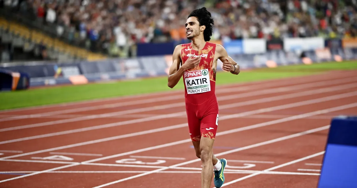 epa10124793 Mohamed Katir of Spain places second in the men's 5000m final during the Athletics events at the European Championships Munich 2022, Munich, Germany, 16 August 2022. The championships will feature nine Olympic sports, Athletics, Beach Volleyball, Canoe Sprint, Cycling, Artistic Gymnastics, Rowing, Sport Climbing, Table Tennis and Triathlon. EPA/CHRISTIAN BRUNA