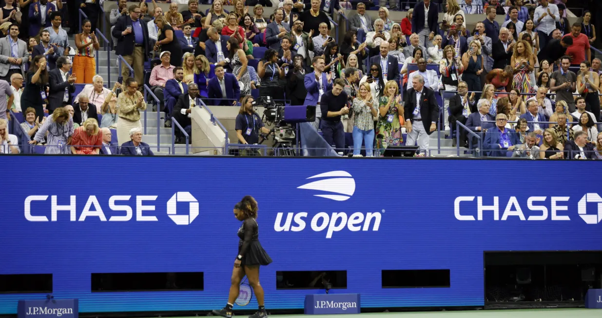 epa10156323 Fans watch as Serena Williams of the USA reacts while playing Ajla Tomljanovic of Australia during their third round match at the US Open Tennis Championships at the USTA National Tennis Center in Flushing Meadows, New York, USA, 02 September 2022. The US Open runs from 29 August through 11 September. EPA/JASON SZENES