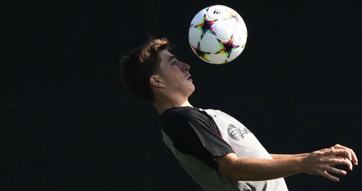 epa10163666 FC Barcelona's Pablo Torre during the training of the team held at Joan Gamper Sports City of Barcelona, Spain, 06 September 2022. FC Barcelona will face Viktoria Plzen in a UEFA Champions League group stage soccer match on 07 September. EPA/Alejandro Garcia