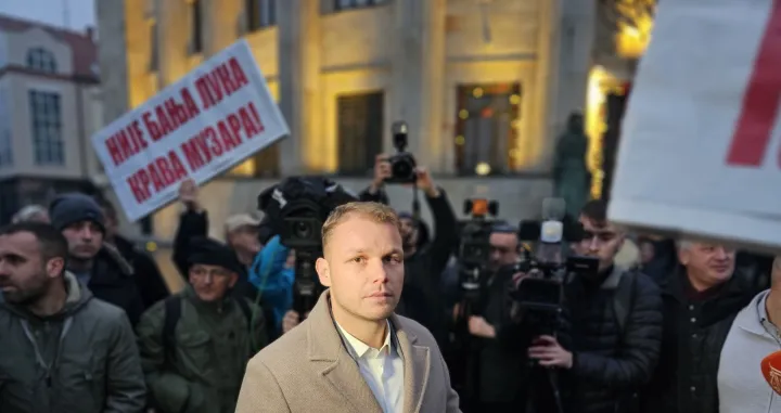 Protest u Banjoj Luci, Draško Stanivuković, manje para za gradove Banja Luka, Bijeljina, Palata predsjednika/Goran Dakić/