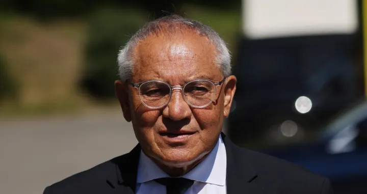 epa10113889 Felix Magath, German soccer manager and HSV icon, arrives for the memorial ceremony for former Hamburg SV soccer player Uwe Seeler at the Volkspark stadium in Hamburg, northern Germany, 10 August 2022. Former HSV soccer player Uwe Seeler died on 21 July 2022, at the age of 85. EPA/FOCKE STRANGMANN