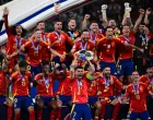 Fudbalska reprezentacija Španije po četvrti put je postala šampion Evrope, nakon što je u večerašnjem finalu EURO 2024 u Njemačkoj savladala Englesku rezultatom 2:1 (Oğuz Yeter - Anadolu Agency)/