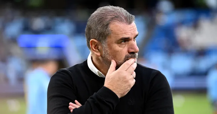 epa10309882 Celtic FC coach Angelos Postecoglou looks on prior to the Sydney Super Cup exhibition match between Celtic FC and Sydney FC at Allianz Stadium in Sydney, Australia, 17 November 2022. EPA/DAN HIMBRECHTS EDITORIAL USE ONLY AUSTRALIA AND NEW ZEALAND OUT