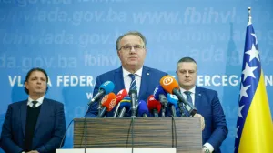 Nermin Nikšić, press konferencija, Vlada FBiH, Toni Kraljević i Vojin Mijatović/Damir Deljo/