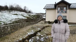 Klizište u naselju Mladoševica kod Maglaja - Dragana Markanović čija je kuća ugrožena/Muhamed Tunovic