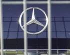 epa10266734 A Mercedes-Benz logo at car dealer Autodom autosalon in Moscow, Russia, 26 October 2022. Mercedes sold its plant in the Moscow region and property to his dealer of the Avtodom Group. The car producer estimated its assets in the Russian Federation at two billion Euro. Deliveries of cars selling above 50,000 euro from the EU and all cars from the United States to Russia are prohibited by sanctions in March 2022. Mercedes has become the third manufacturer in the passenger car industry to leave the Russian market. Prior to that, Renault and Nissan had sold their assets and left it. EPA/YURI KOCHETKOV EPA-EFE/YURI KOCHETKOV/Yuri Kochetkov