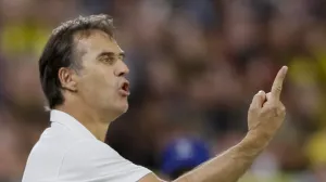 epa10225705 Sevilla's head coach Julen Lopetegui during the UEFA Champions League match between Sevilla and Borusia Dortmund held at Sanchez Pijuan Stadium in Sevilla, Spain, 05 October 2022. EPA/JOSE MANUEL VIDAL