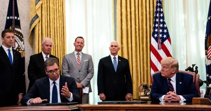 epa08646876 US President Donald J. Trump (R) participates in a signing ceremony and trilateral meeting with the President of the Republic of Serbia, Aleksandar Vucic (L), and the Prime Minister of the Republic of Kosovo, Avdullah Hoti (not pictured), at the White House, in Washington, DC, USA, on 04 September 2020. EPA/ANNA MONEYMAKER/POOL/Anna Moneymaker/Pool