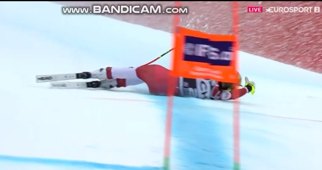 Težak pad Nine Ortlieb (FOTO: Screenshot/Eurosport)