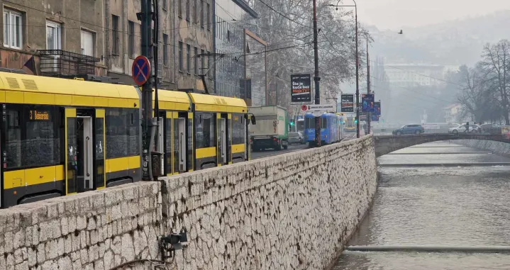 Tramvaji opet ne voze/Sanel Konjhodžić