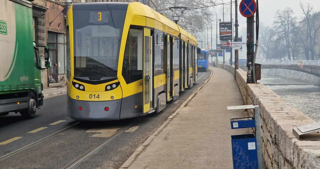 Tramvaji opet ne voze/Sanel Konjhodžić