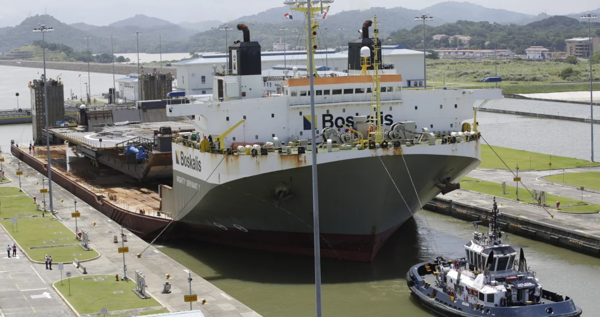 epa09301681 The maritime platform 'Of course I still love you' (Ocisly) by the American company SpaceX, crosses the Panama Canal in Panama, 25 June 2021. The maritime platform, founded by Elon Musk, crossed the Panama Canal on Friday en route to the Pacific, reported the administration of the interoceanic route. 'Without the need for a crew, this platform is used for landing in the sea of rockets from ·SpaceX after completing their orbital trajectories' explained the Panama Canal Authority (ACP). EPA/Bienvenido Velasco/Bienvenido Velasco