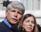 epa08228862 Former Illinois Governor Rod Blagojevich stands next to his wife Patti as he speaks for the first time since his release from federal prison at his home in Chicago, Illinois, USA 19 February 2020. Blagojevich served eight years of a 14 year federal prison sentence after being convicted of corruption. His sentence was commuted by President Donald J. Trump on 18 February. EPA/TANNEN MAURY/Tannen Maury