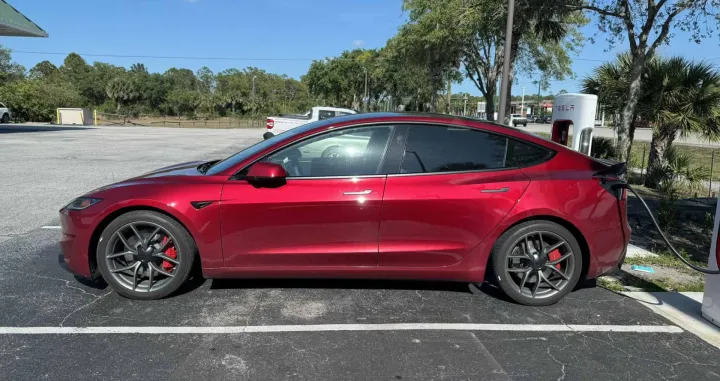 tesla model 3Tesla Mag/