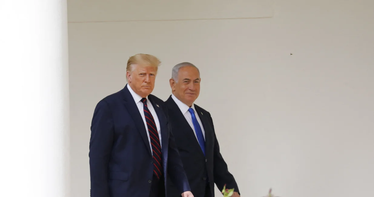 epa08671161 US President Donald J. Trump participates in the Abraham Accords Signing Ceremony between Israeli Prime Minister Benjamin Netanyahu, United Arab Emirates' Minister of Foreign Affairs and International Cooperation, Sheikh Abdullah bin Zayed Al Nahyan and Bahrain Foreign Minister Dr. Abdullatif bin Rashid Al Zayani, on the South Lawn of the White House in Washington, DC, USA, 15 September 2020. EPA/Gripas Yuri/Gripas Yuri