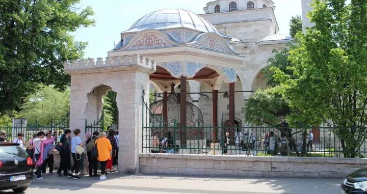 Banjaluka, BiH - 7. maj 2023:U Ferhat-pašinoj džamiji (Ferhadija) u Banjaluci danas je obilježen 7. maj, Dan džamija/Anadolija/Gorana Jakovljevic