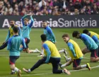 epa10386264 FC Barcelona's striker Robert Lewandowski (C) participates in an open training session at Spotify Camp Nou stadium in Barcelona, Spain, 02 January 2023. EPA/ALEJANDRO GARCIA