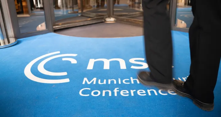 20230217, MSC, Munich Security Conference, Hotel Bayerischer Hof: MSC Entrance/Angelika Warmuth