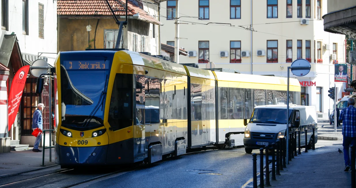 Tramvaj u Mula Mustafe Bešeskije/Damir Deljo