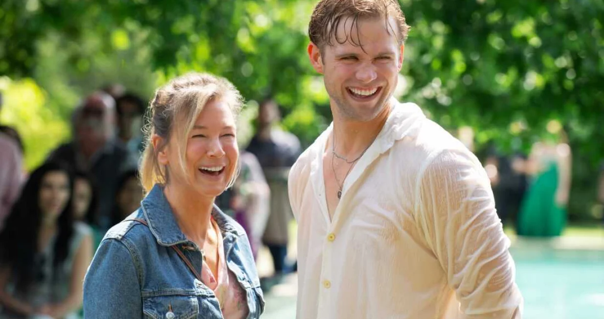 BRIDGET JONES: MAD ABOUT THE BOY -- (l-r) Renée Zellweger as Bridget Jones, Leo Woodall as Roxster -- (Photo By: Alex Bailey/Universal Pictures)/Universal Pictures