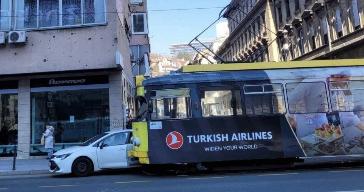 Sudar tramvaja i automobila/Čitatelj