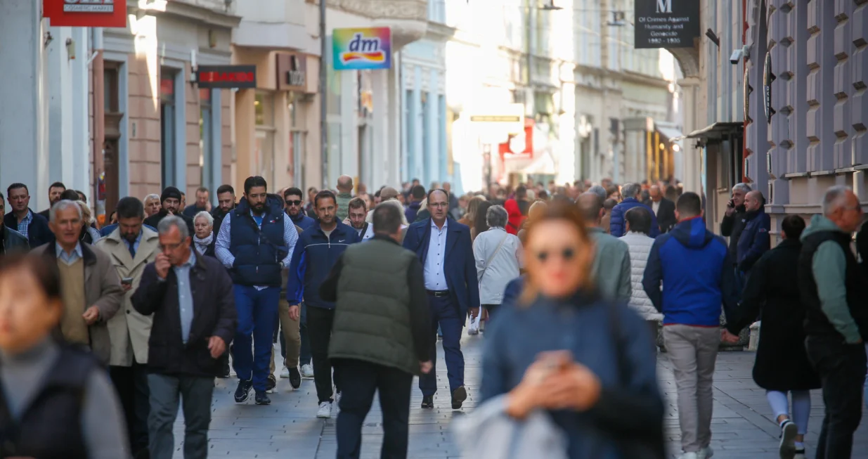 Sarajevo, šetnja, ulica Ferhadija, lijepo vrijeme, novembar, sunčano vrijeme u novembru/Damir Deljo/Damir Deljo