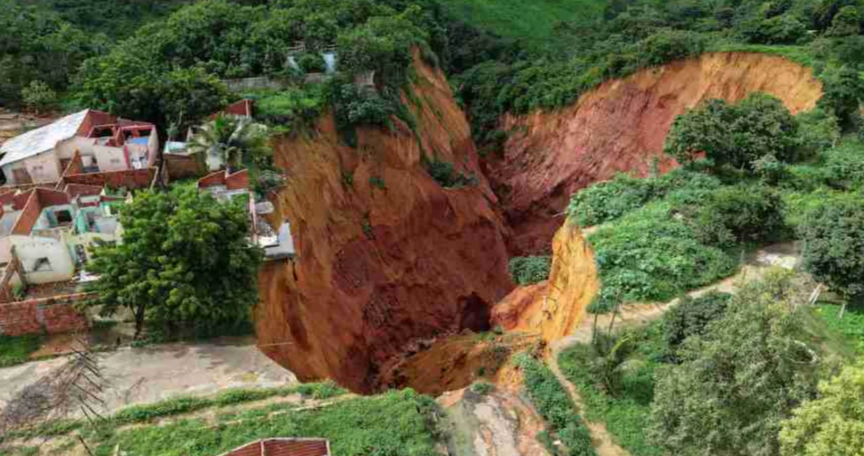 Vrtača, Brazil, velika rupa/X.com