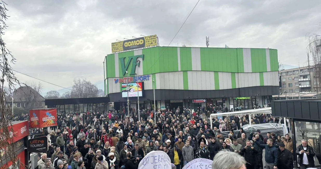 zenica ustaje, protest u zenici/Zenica Ustaje