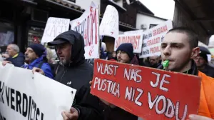 Protest u sarajevu, sarajevo ustaje/Damir Deljo 