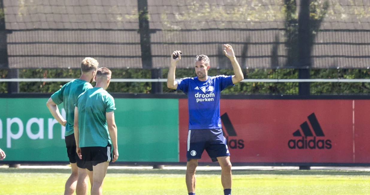 epa08590134 Robin van Persie (R) with Nicolai Jorgensen and Robert Bozenik at the Feyenoord's training complex in Rotterdam, the Netherlands, 07 August 2020. Van Persie, former player of the club, will join the Feyenoord technical staff for the 2020-2021 season and will train the strikers. EPA/PIETER STAM DE JONGE