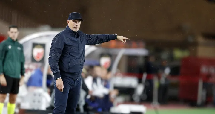 epa10284303 AS Monaco's Belgian head coach Philippe Clement gestures during the UEFA Europa League Group H soccer match between AS Monaco and Red Star Belgrade, at Stade Louis II, in Monaco, 03 November 2022. EPA/SEBASTIEN NOGIER