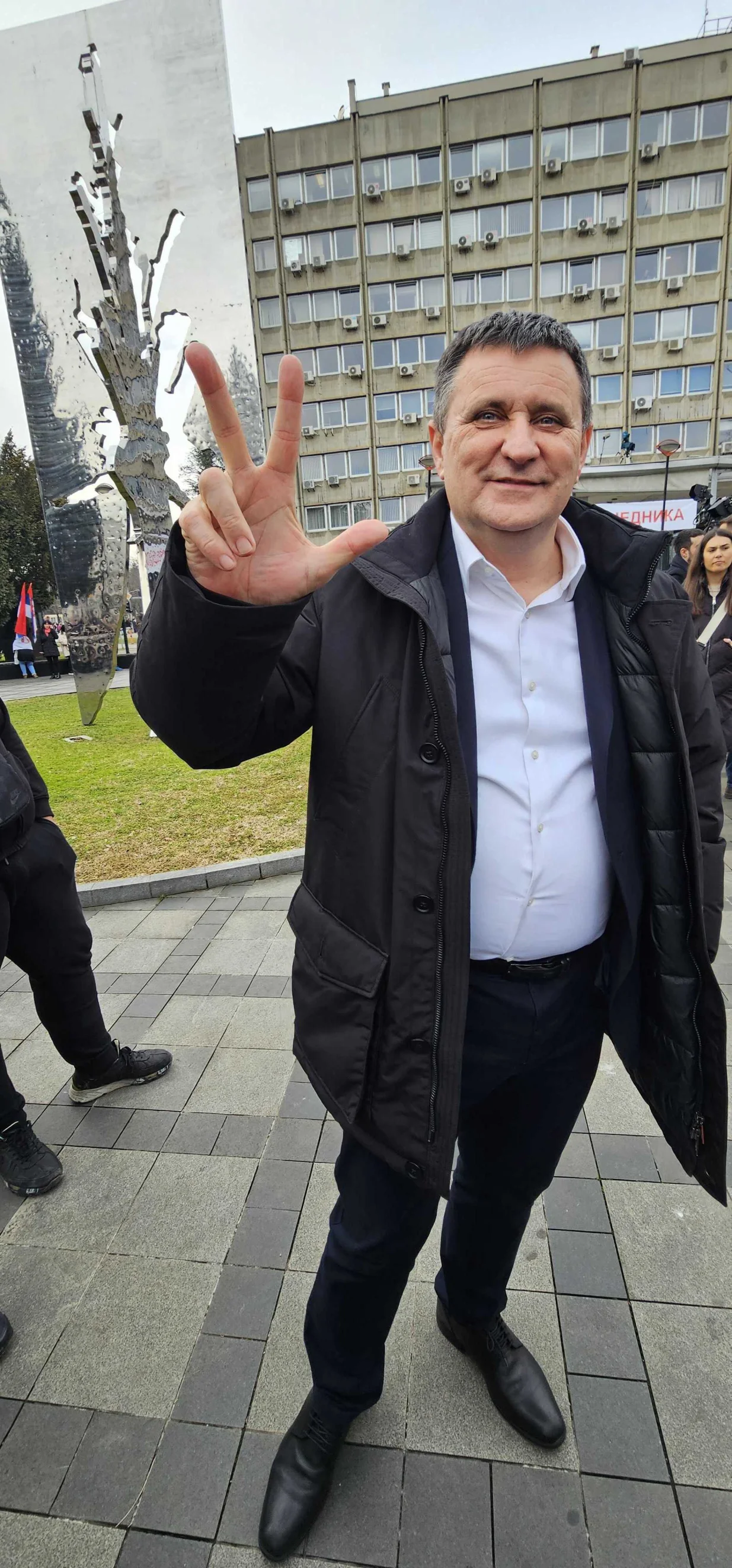 Miting u Banjoj Luci, okupljanje građana, podrška za Dodika, Milorad Dodik, Vlado Đajić tri prsta/Goran Dakić