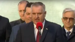 Radovan Višković, premijer Republike Srpske, obraćanje na mitingu/