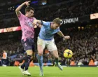 epa10384118 Kevin De Bruyne (R) of Manchester City in action against Seamus Coleman (L) of Everton during the English Premier League soccer match between Manchester City and Everton in Manchester, Britain, 31 December 2022. EPA/Peter Powell EDITORIAL USE ONLY. No use with unauthorized audio, video, data, fixture lists, club/league logos or 'live' services. Online in-match use limited to 120 images, no video emulation. No use in betting, games or single club/league/player publications