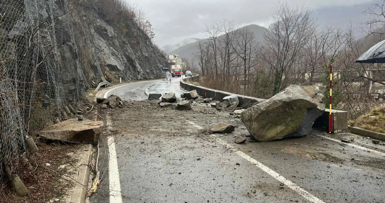 odron, hidroelektrana, jablanica, cesta, auta, put//