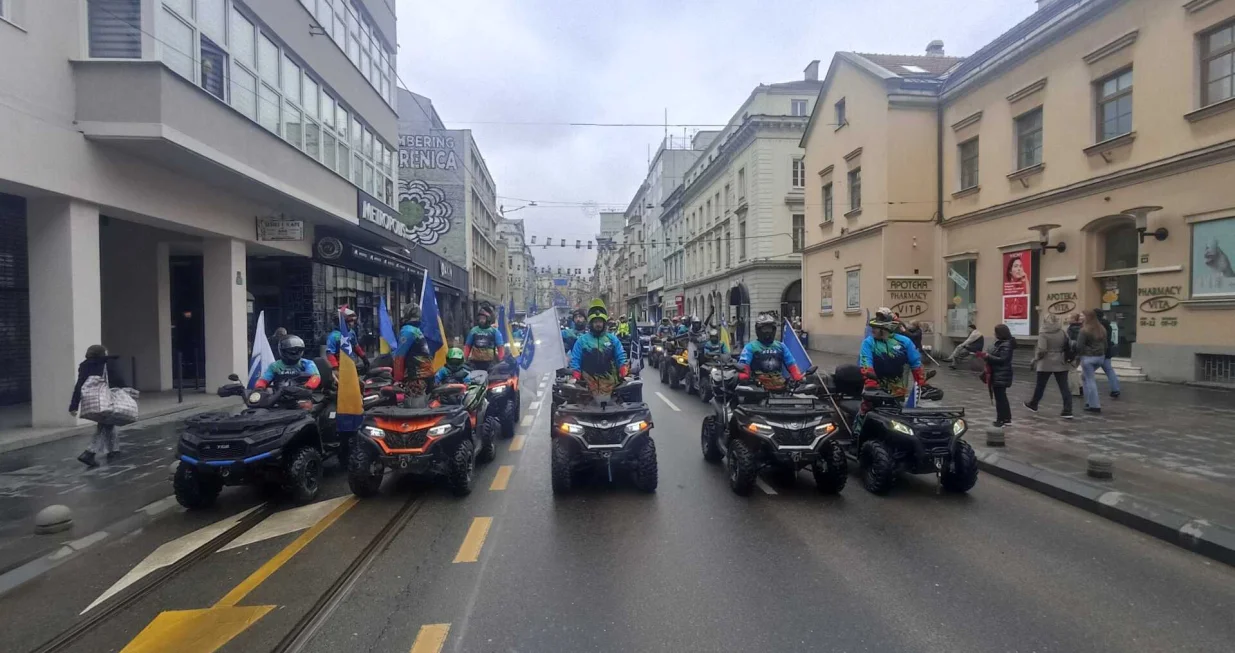 Sarajevom prošao dosad najveći defile ATV i UTV vozila povodom Dana nezavisnosti BiH/Senad Gubelić