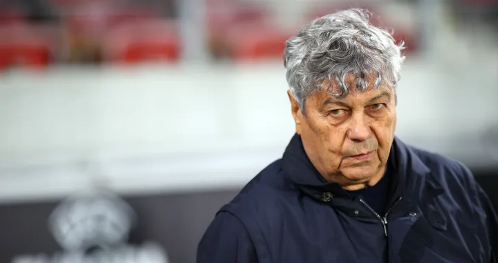 epa10241575 Dynamo Kyiv's head coach Mircea Lucescu reacts during the UEFA Europa League group B soccer match between Dynamo Kiev and Stade Rennais in Krakow, southern Poland, 13 October 2022. EPA/Lukasz Gagulski POLAND OUT