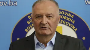 Ceremonija potpisivanja ugovora o donaciji Republike Slovenije Oružanim snagama BiH iz NATO Programa Izgradnje obrambenih kapaciteta (DCB) za projekat "Unapređenje sposobnosti VP u sastavu L-INF-BG"/Senad Gubelić