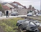 Muškarac je ostavio slupan automobil i pobjegao/Crna Hronika