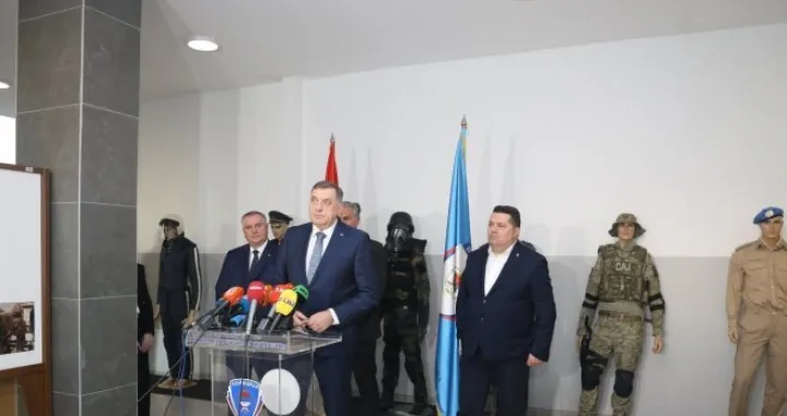 Milorad Dodik, press konferencija nakon sastanka sa predstavnicima MUP-a RS u Zalužanima/