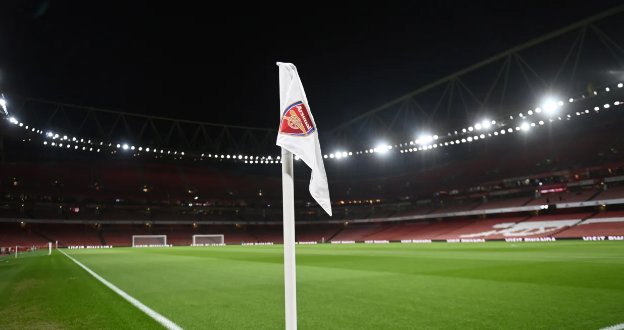 epa10378747 The corner flag at the Emirates Stadium ahead of the English Premier League soccer match between Arsenal Football Club and West Ham United in London, Britain, 26 December 2022. EPA/Neil Hall EDITORIAL USE ONLY. No use with unauthorized audio, video, data, fixture lists, club/league logos or 'live' services. Online in-match use limited to 120 images, no video emulation. No use in betting, games or single club/league/player publications