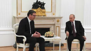 epa08504717 Russian President Vladimir Putin (R) meets with Serbian President Aleksandar Vucic (L) at the Kremlin, in Moscow, Russia, 23 June 2020. Aleksandar Vucic arrived in Moscow to take part on 24 June in celebrations marking the 75th anniversary of Victory in the WWII. EPA/ALEXEI NIKOLSKY/SPUTNIK /KREMLIN POOL MANDATORY CREDIT/Alexei Nikolsky/sputnik /kremlin Pool