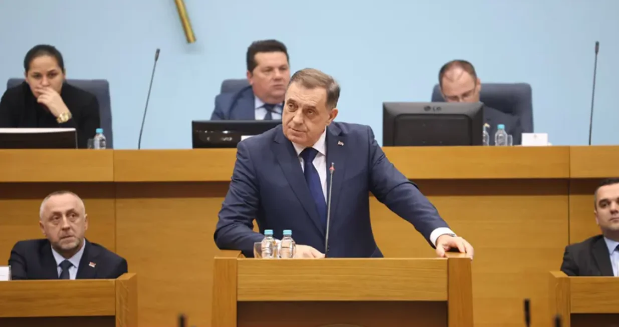 Milorad Dodik, obraćanje na sjednici NSRS-a/Srna