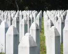 Mezarje, Potočari, bijeli nišani, Memorijalni centar Srebrenica-Potočari, Srebrenica, genocid/Anadolija/