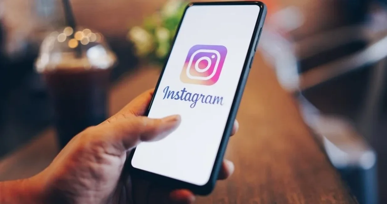 instagram logo/